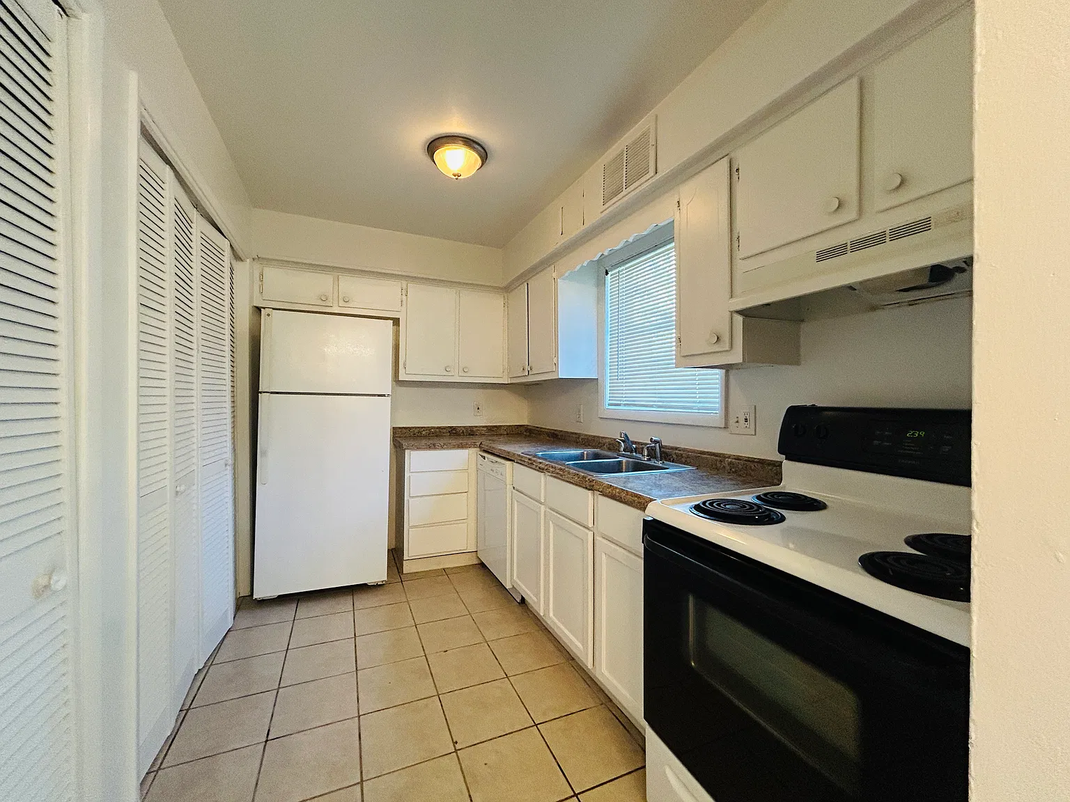 2 bed, $1,150 — Photo 3