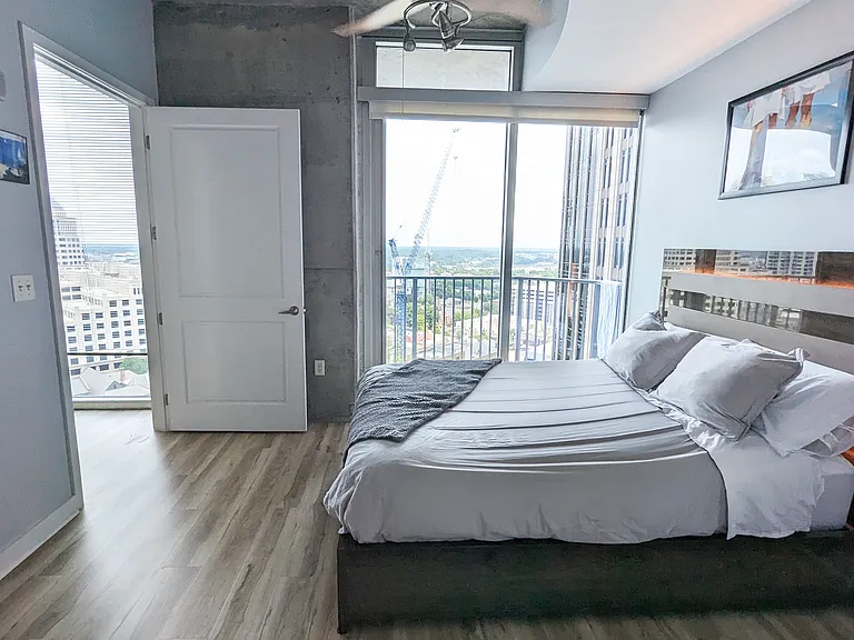 210 N Church St #1811 — Photo 12