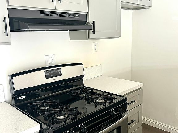 4th image of 794 N Shattuck Pl #794