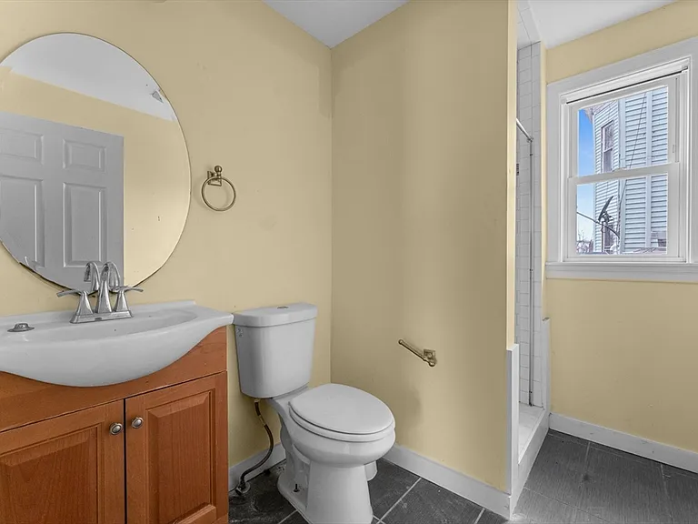 571 Washington St #2 — Photo 9