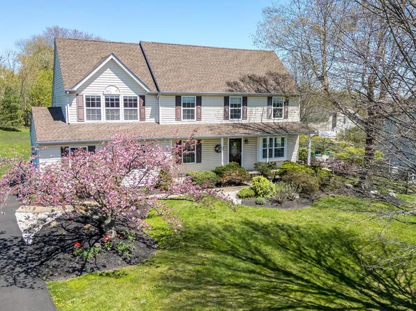 4497 Country View Dr, Doylestown, PA 18902