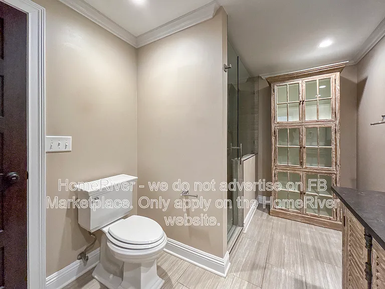 11111 Kings Xing — Photo 14