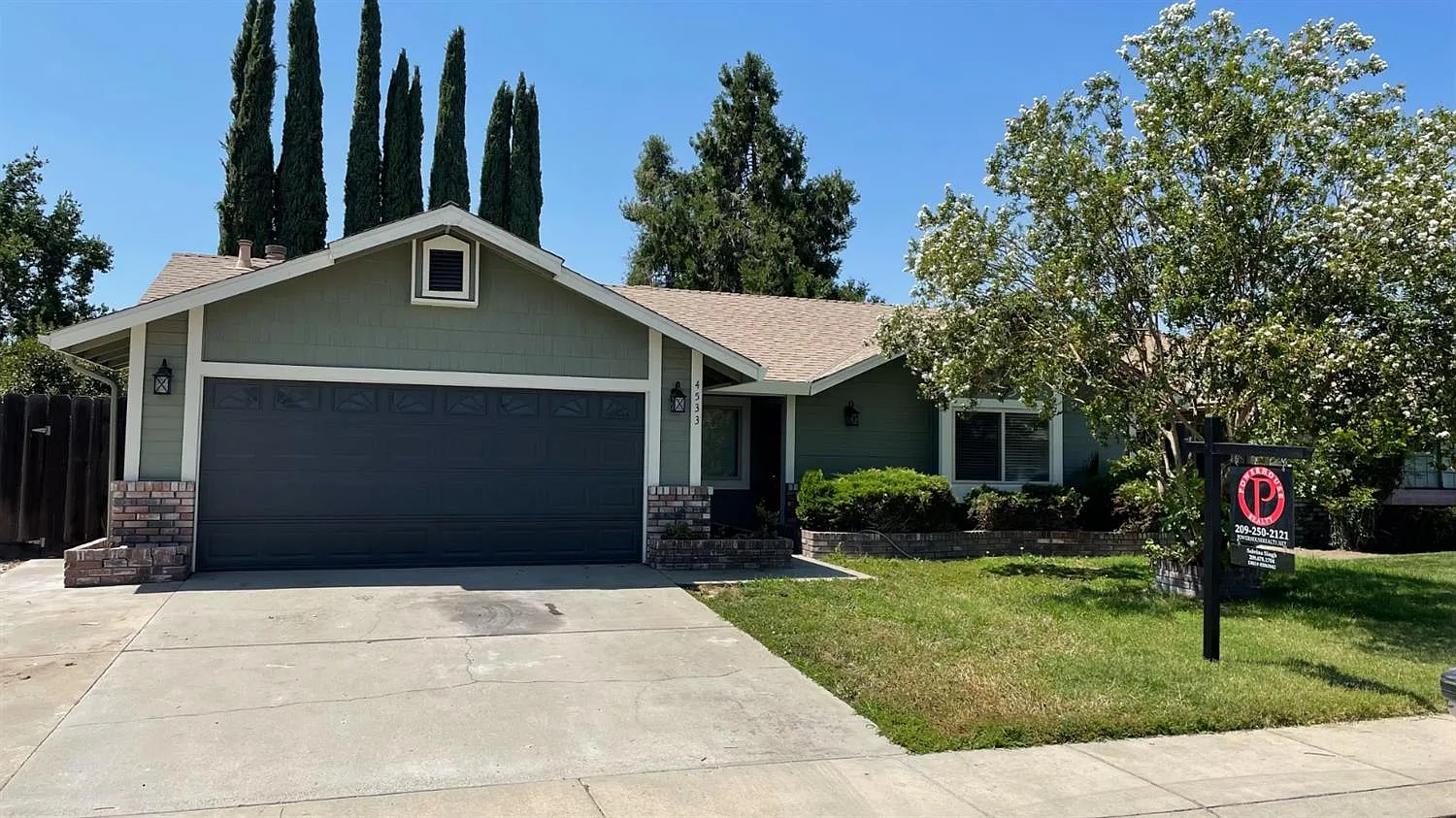 4533 Capewood Dr photo 1