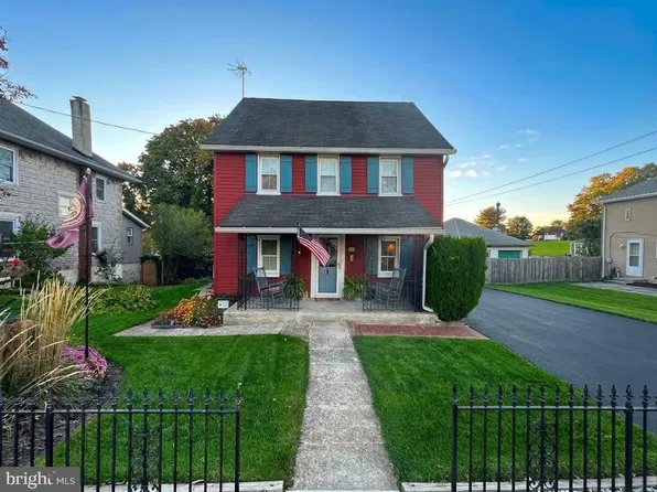 54 S Main St, Stewartstown, PA 17363
