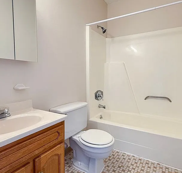 26 Congress St / Luca Investments LLC — Photo 15