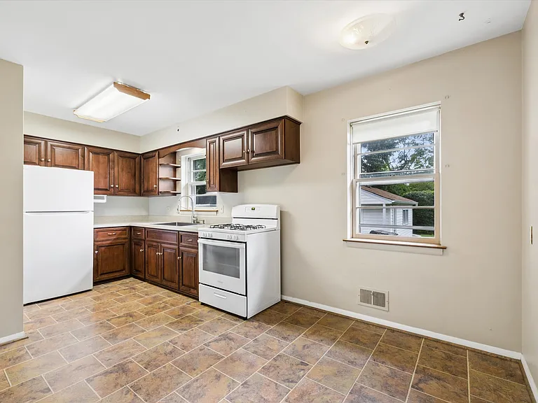 805 N Mitchell Ave — Photo 11