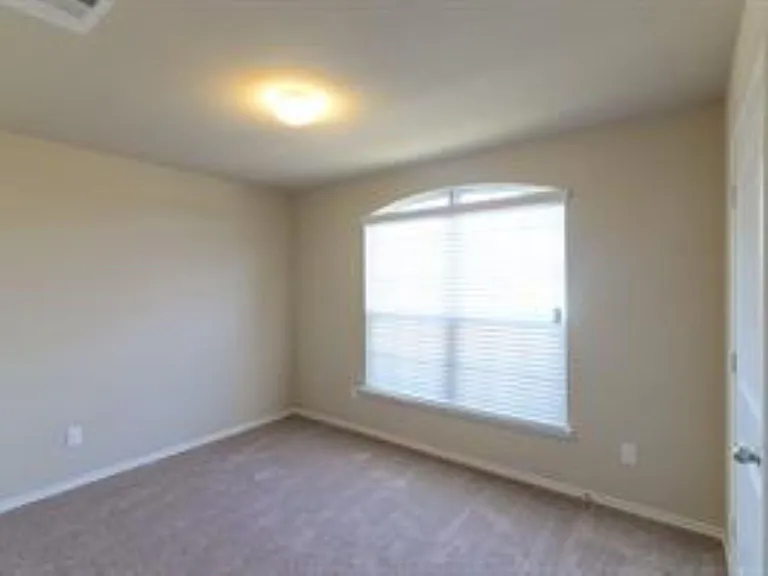 1112 Decker Dr — Photo 5