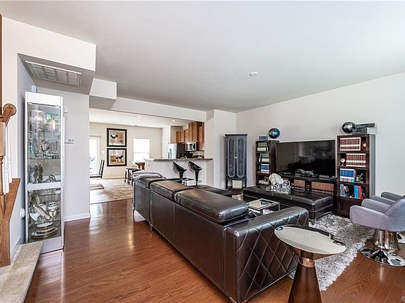 4th image of 8115 Creekside Village Dr #M-b