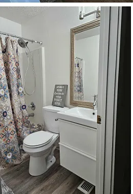 12521 SE Taggart St #B — Photo 2