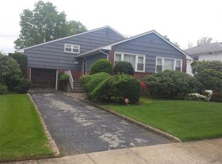 3048 Clovermere Rd, Wantagh, NY 11793