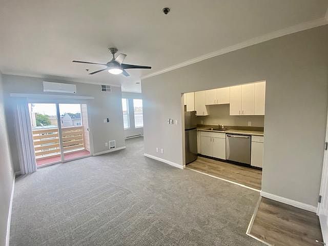 1st image of 1500 Laurel St APT 205