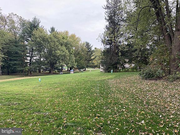 5th image of 247 Walnut St Lot 3