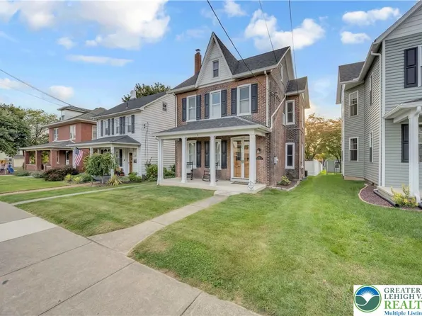 234 S Broad St, Nazareth, PA 18064