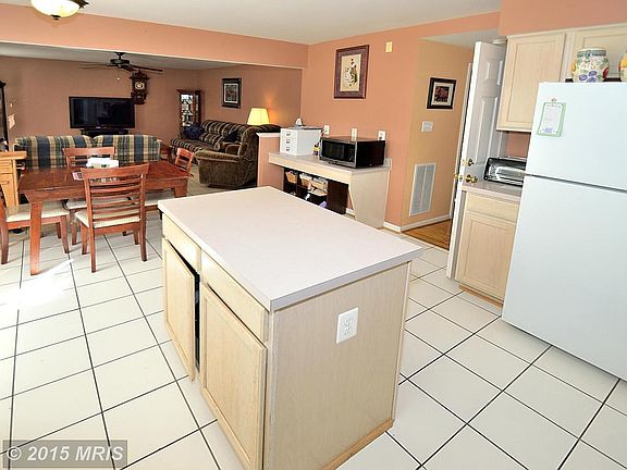 2nd image of 6908 Sharpsburg Dr