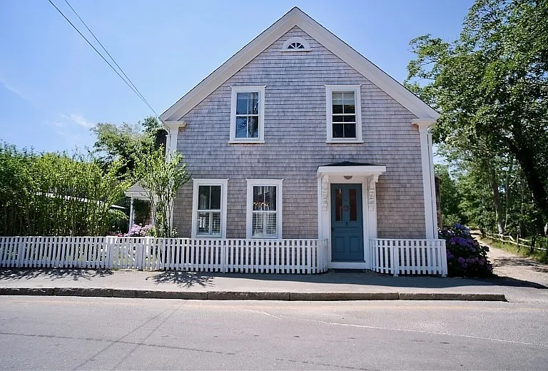 82 Center St — Photo 1