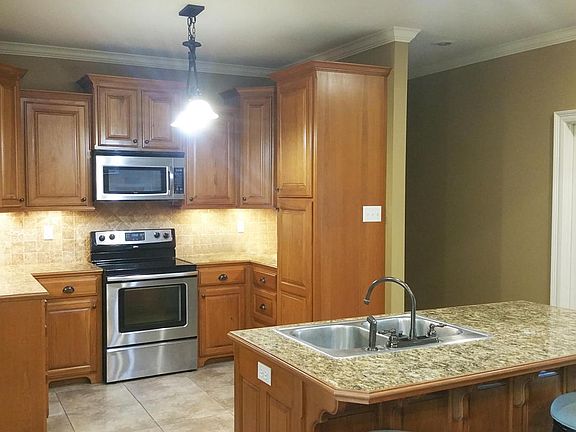 5th image of 300 Old Heritage Ln