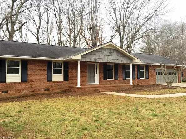 1910 Echo Trl, Pfafftown, NC 27040