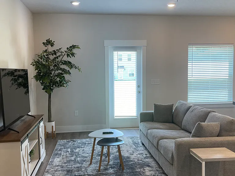 6361 Grove Park Dr — Photo 10