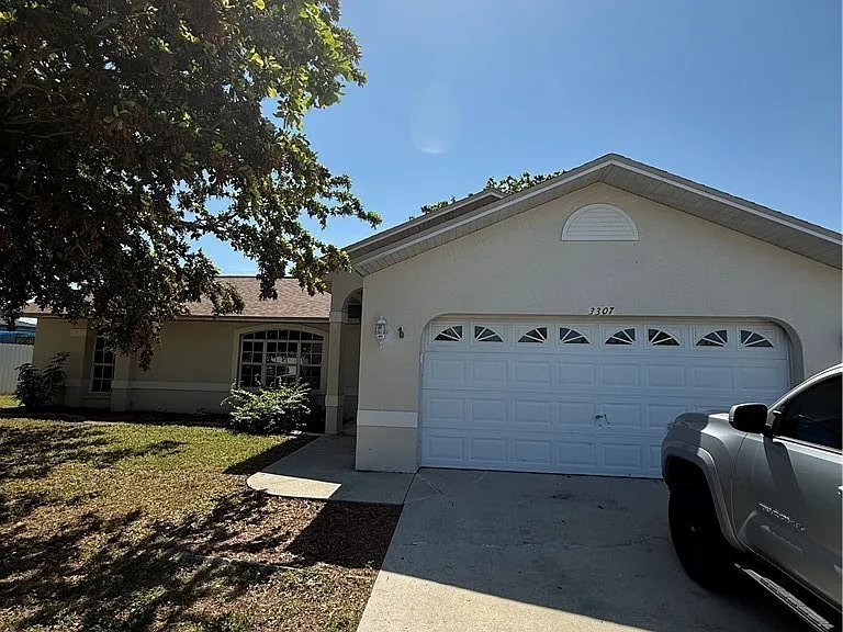 3307 SW 1st Ave — Photo 1
