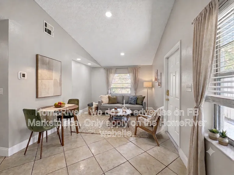 2015 Oleander Blvd #D — Photo 2