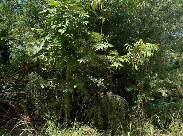 409 Lake Circle Dr, Greenville, SC 29605