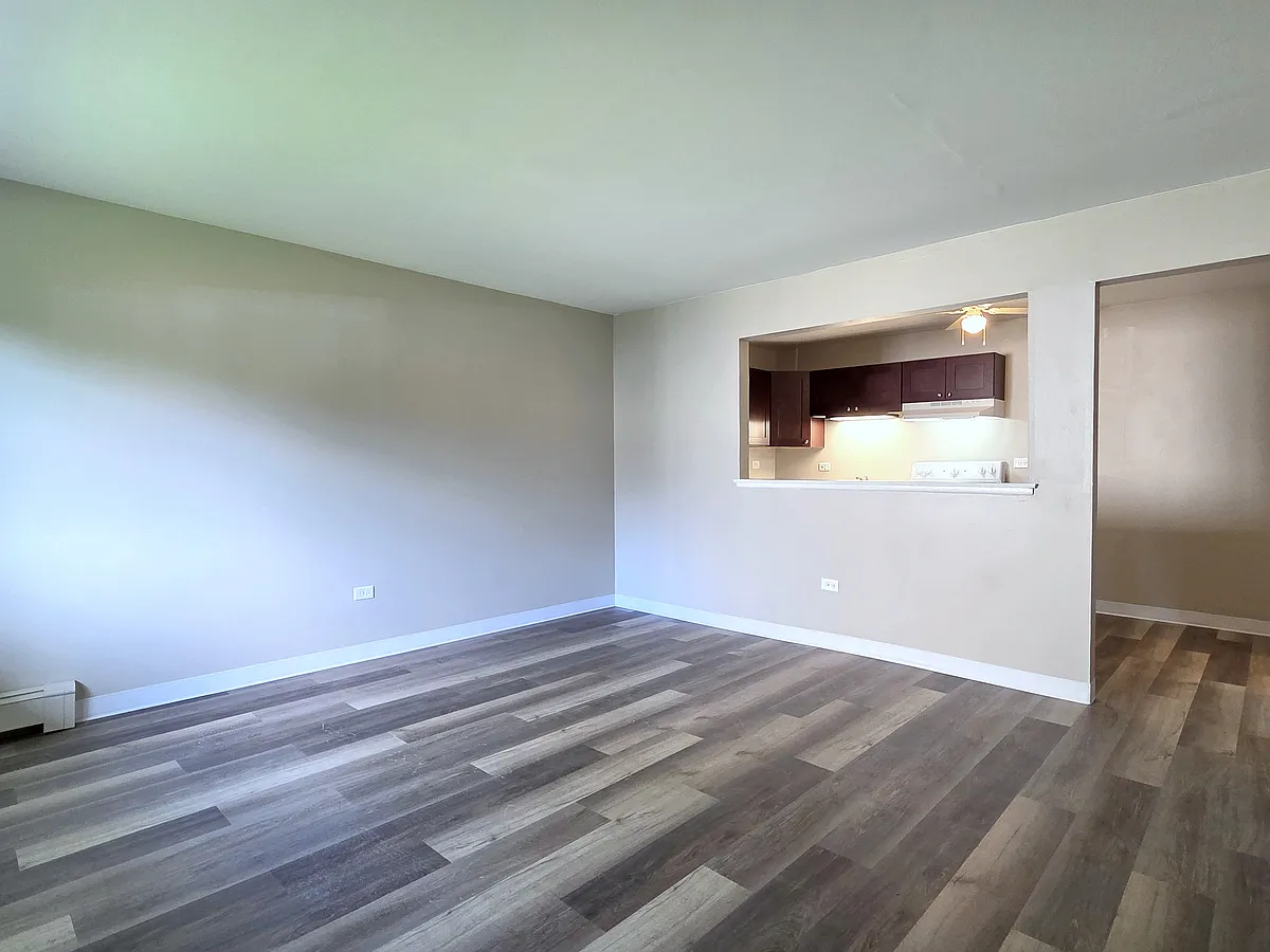 Building Photo - 8530 W 95th St #14