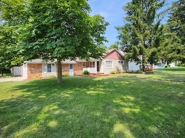 23017 Hawthorne St, Farmington, MI 48336