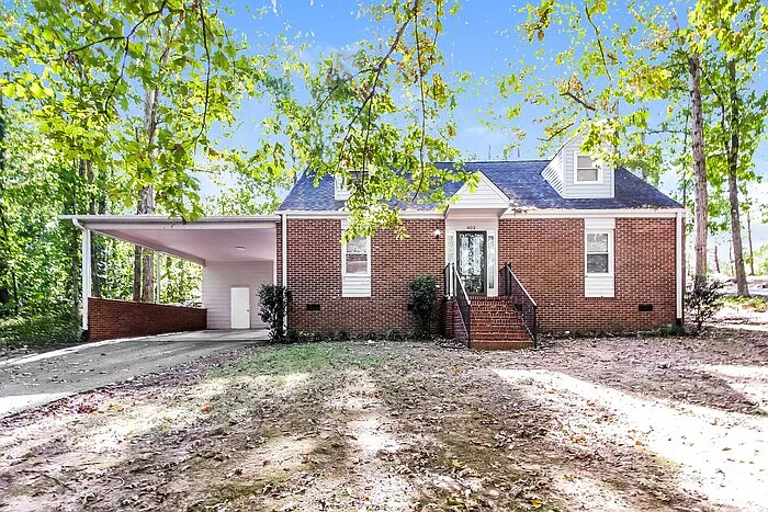 402 Roosevelt Dr — Photo 1