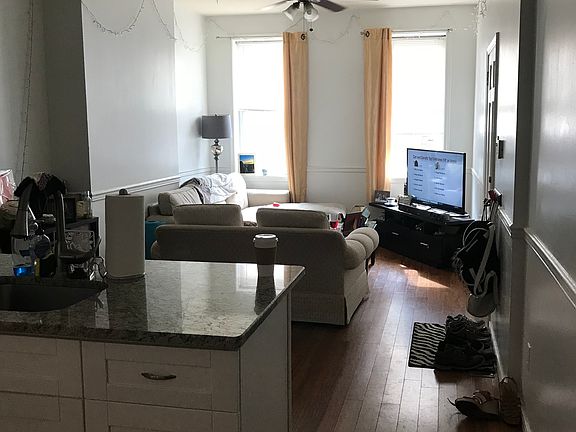 living room/kitchen