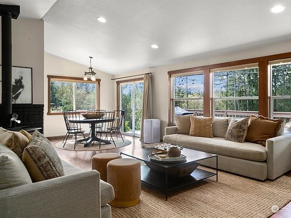 5th image of 2518 157th Avenue SE