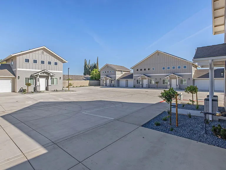 1363 W Grangeville Blvd — Photo 26