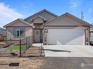 209 S Adams Ave, Warden, WA 98857