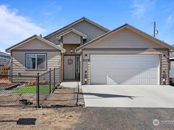 209 S Adams Avenue, Warden, WA 98837