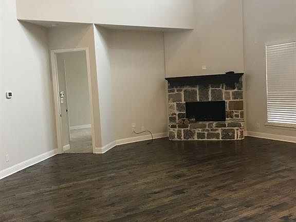 4th image of 10835 Kingsford Ln