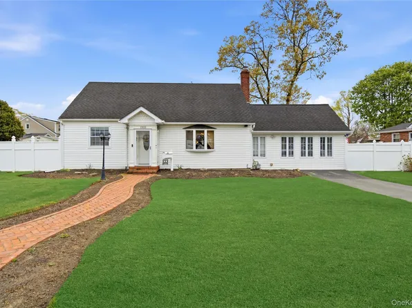 1333 13th Street, West Babylon, NY 11704