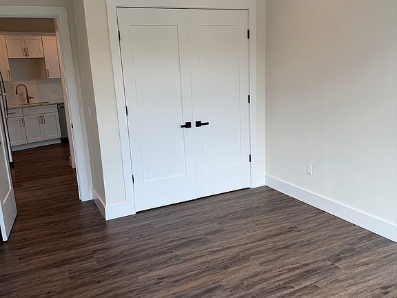4th image of 175 E Main St Suite 3