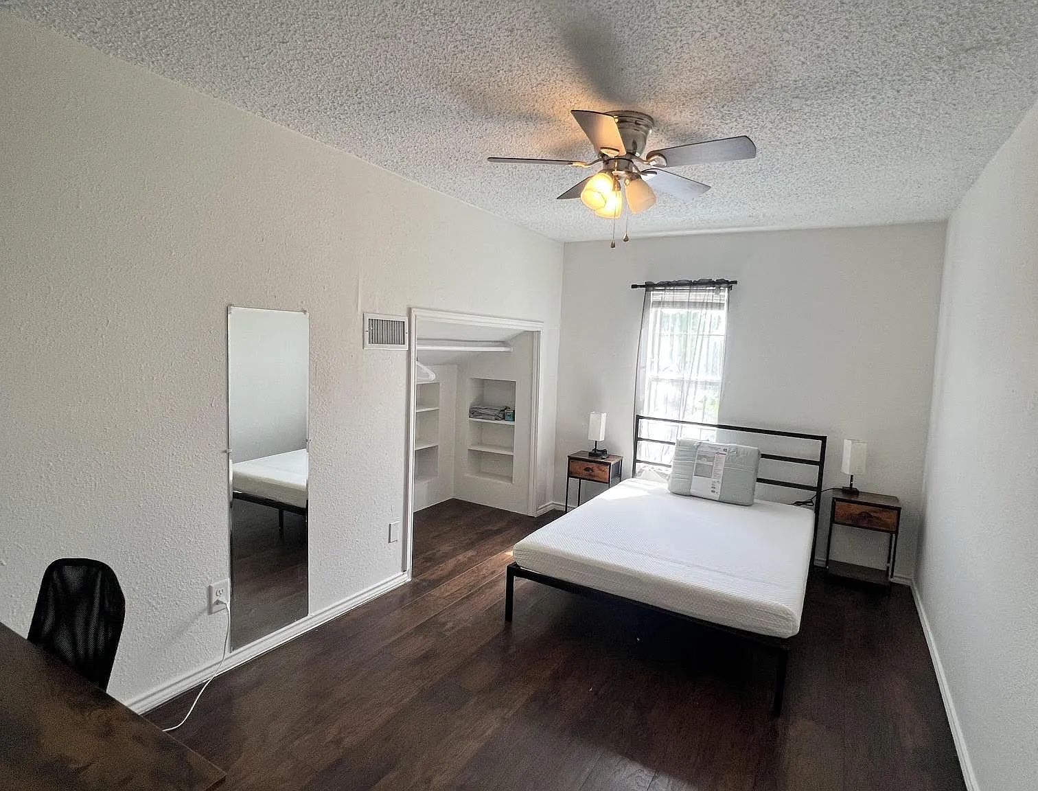 4 bed, 3.5 bath, 2484 sqft, $750 — Photo 1