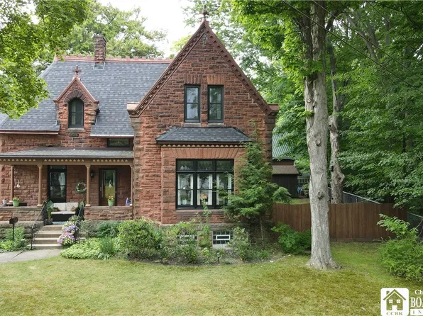 55 Lambert Ave, Fredonia, NY 14063