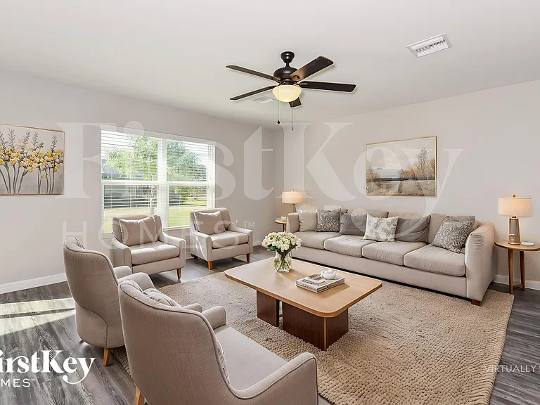 1195 Desmond St — Photo 4