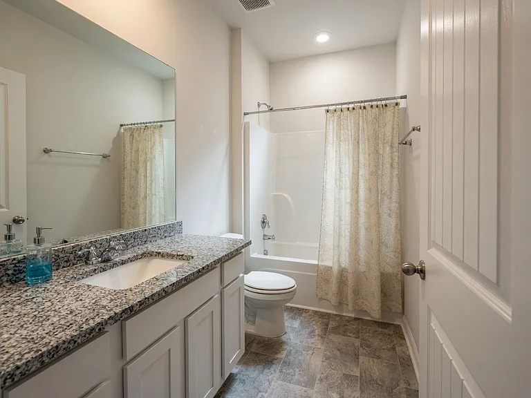 156 Olivia Cir — Photo 15