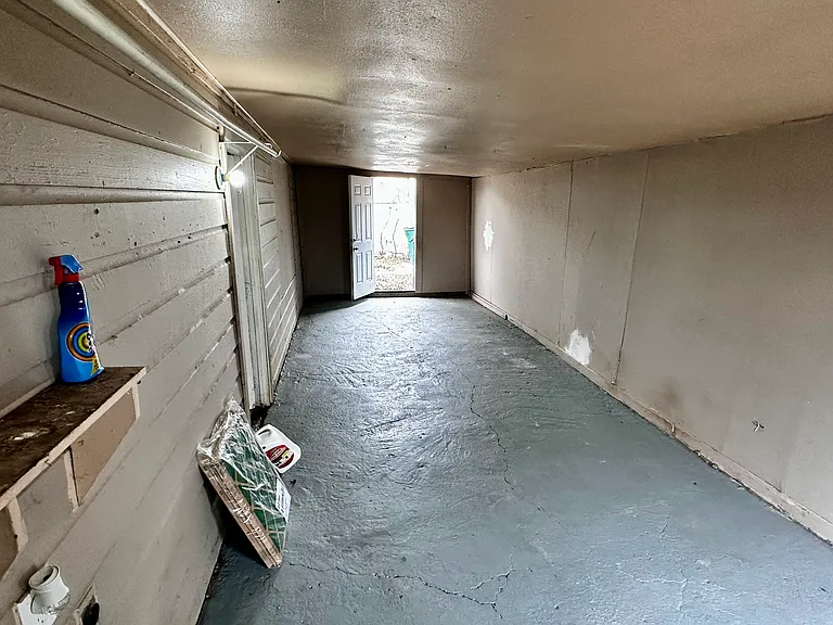 1315 Amanda St — Photo 15
