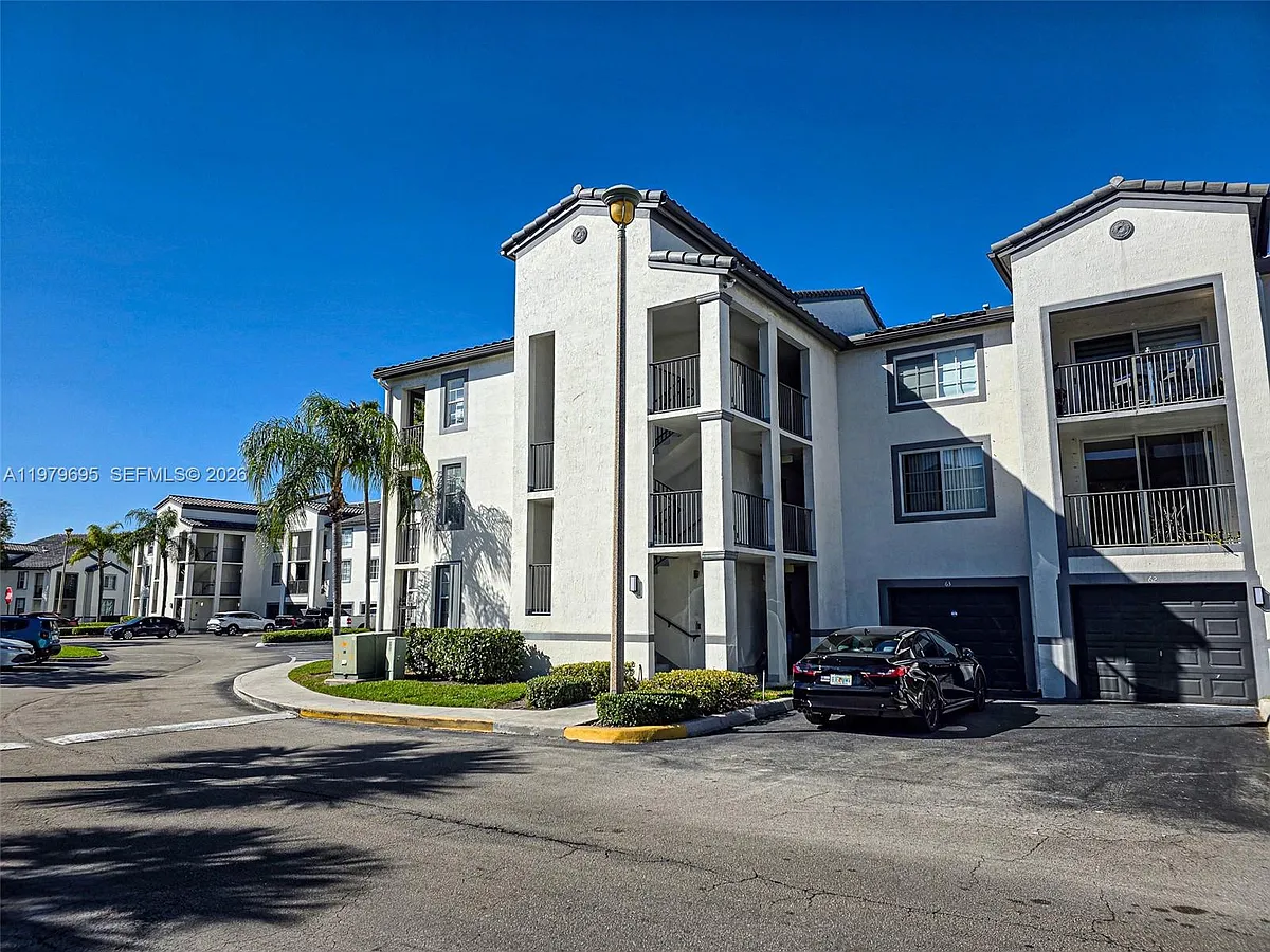 Building Photo - 4350 NW 107th Ave #203