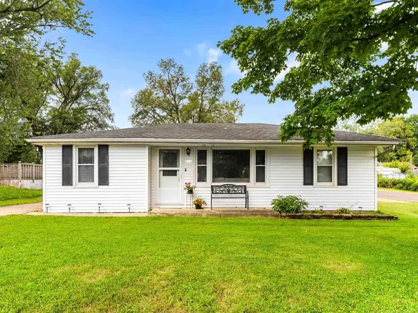 211 Florida Ave, Washington, IL 61571