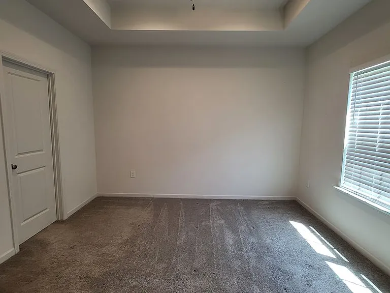 11810 Titan Ave — Photo 6