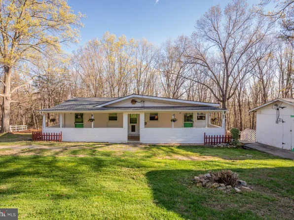 160 Gale Ln, Stanley, VA 22851