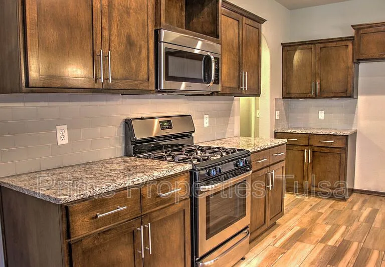 3208 W Fredericksburg St — Photo 8