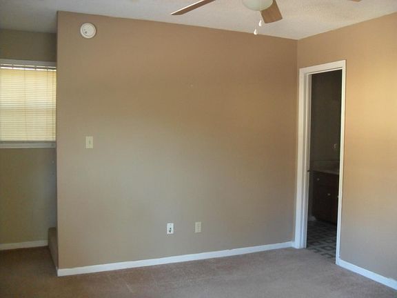 2nd image of 1105 N Oak St APT C1