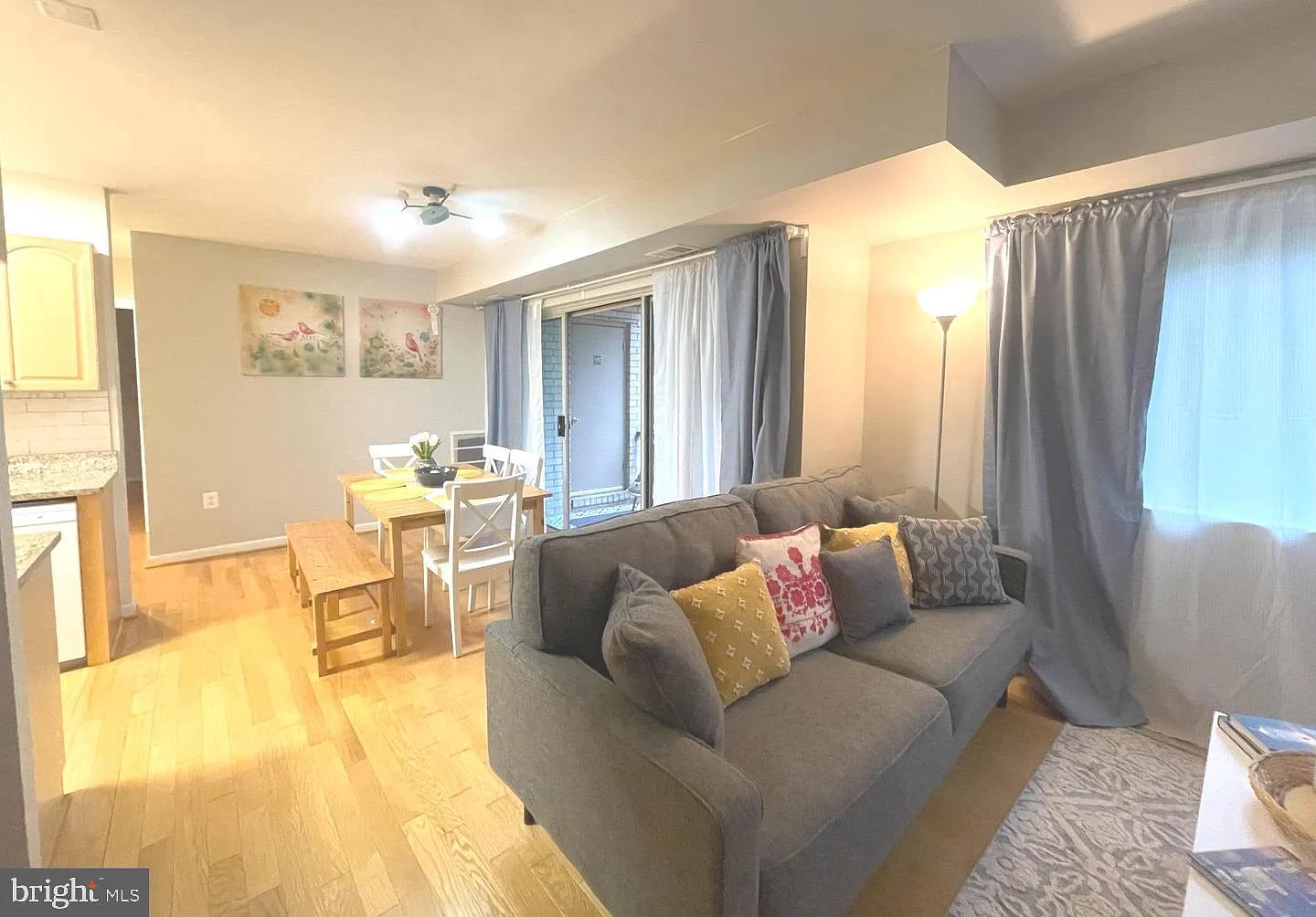 2 bed, 1.0 bath, 922 sqft, $2,150 — Photo 3