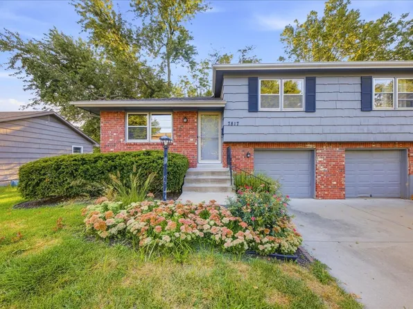 7817 England Dr, Overland Park, KS 66204