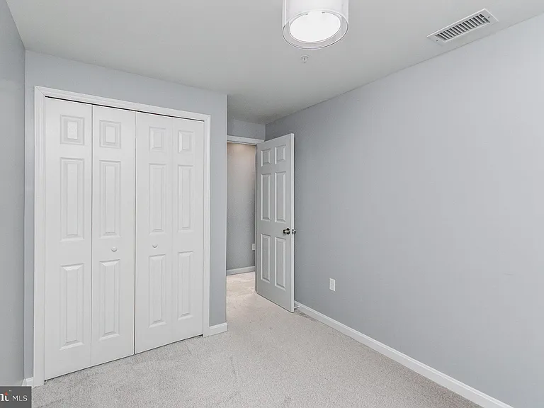 100 Grosvenor Ln #3 — Photo 24